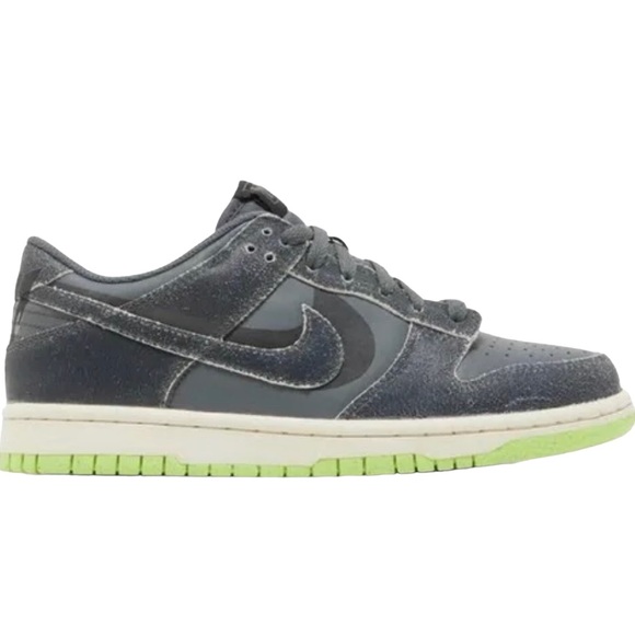 Nike Shoes - Nike Dunk Low SE GS 'Halloween Cauldron' NWT Y Size 7 Women’s Size 9